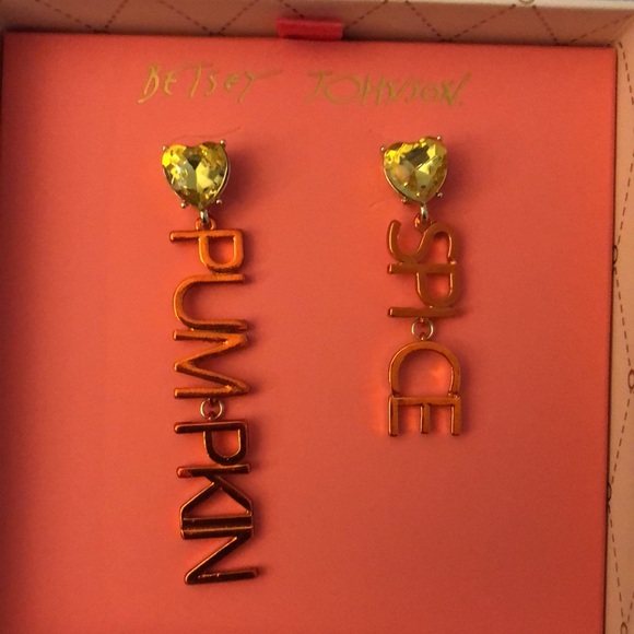 Betsey Johnson It’s Fall Y’All Orange Pumpkin Spice Mismatch Drop Earrings NIB - Picture 3 of 13
